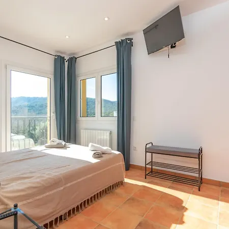 La Roca Villa *